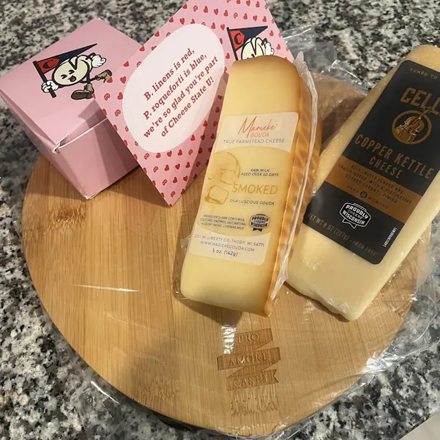 Custom cheese kit for Dairy Farmers of Wisconsin